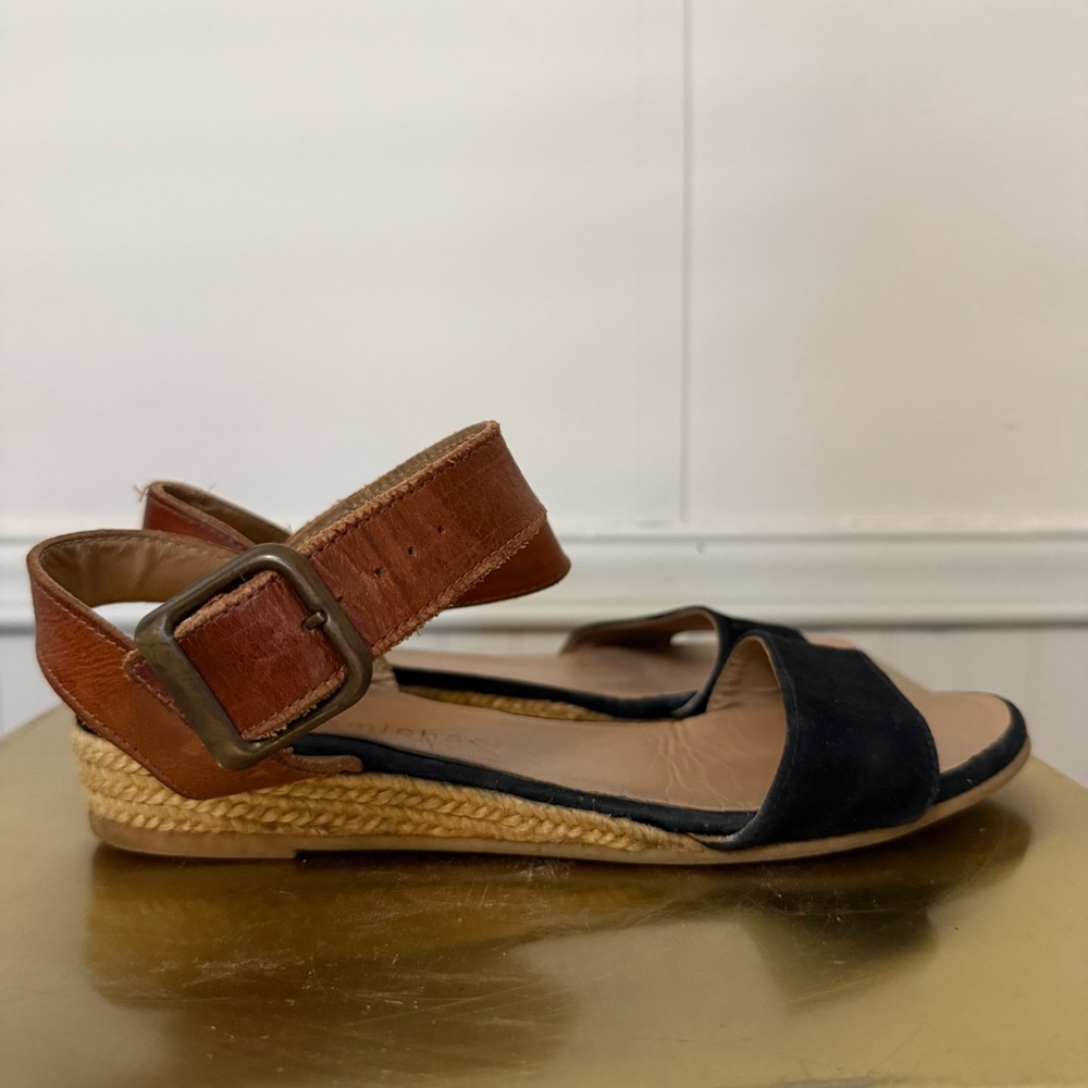 Eric Michael Women's Amanda Wedge Sandals - Picture 4 of 6